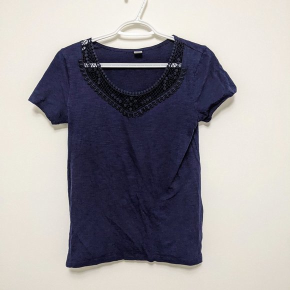 Old Navy Blue T-Shirt with Crochet Detail – Soft & Loose Fit - Picture 2 of 3